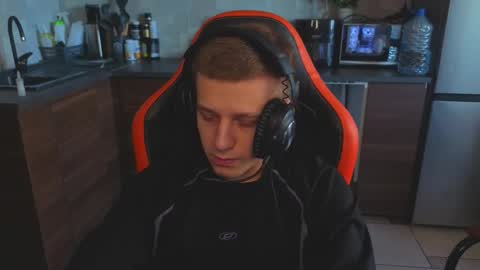 Snapshot of sobaka_masturbaka chatting on March 15, 2026, 10:10 am kluvr4 online show from March 15, 2026, 10:10 am