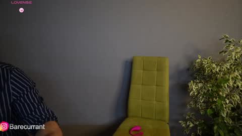 Yesenia online show from February 7, 2025, 6:45 pm