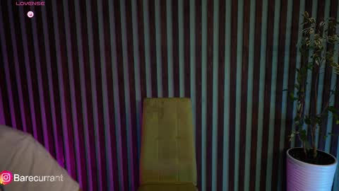 Yesenia online show from October 27, 2025, 8:46 pm