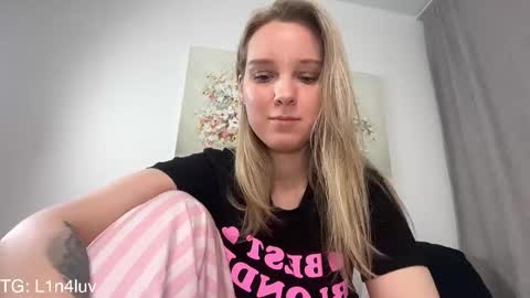 Snapshot of sof1bl1ss chatting on March 14, 2026, 6:57 pm Sofi online show from March 14, 2026, 6:57 pm