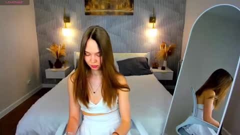 Sofa online show from March 27, 2026, 1:22 am