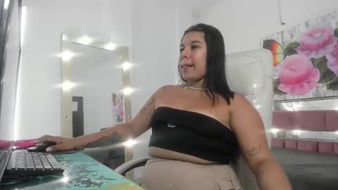 soffii_clarkk online show from November 22, 2025, 10:09 pm