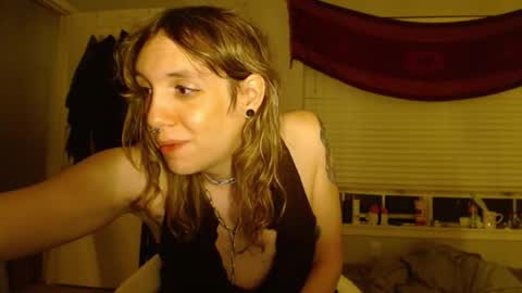 Snapshot of soffpurr chatting on October 31, 2025, 8:15 am Lilytea online show from October 31, 2025, 8:15 am