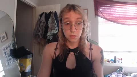 Snapshot of soffpurr chatting on March 30, 2026, 9:49 pm Lilytea online show from March 30, 2026, 9:49 pm