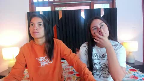 soffy and mia online show from October 8, 2025, 12:58 pm