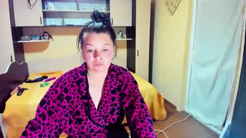 Soffy online show from May 17, 2026, 4:43 am