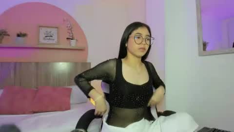Snapshot of sofi_alix chatting on June 15, 2026, 6:54 pm S O F I online show from June 15, 2026, 6:54 pm