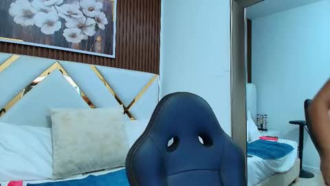 sofi_bigtits online show from November 11, 2025, 11:10 am