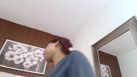 sofi_bigtits online show from November 27, 2025, 1:35 pm