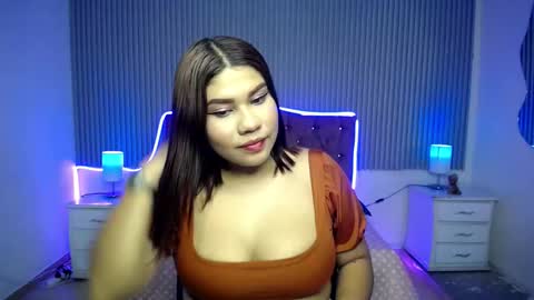 sofi_brunette_ online show from February 26, 2026, 3:16 am