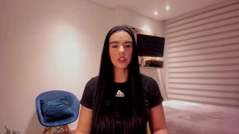 Snapshot of sofi_saenzz chatting on November 8, 2025, 12:44 am Sofi Saenzz online show from November 8, 2025, 12:44 am
