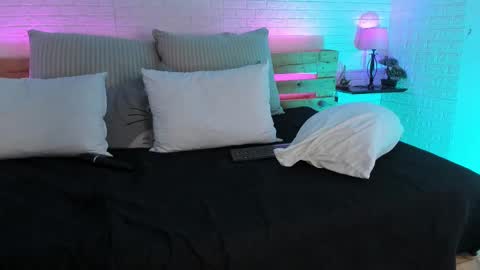 sofi_sp online show from February 13, 2025, 2:42 pm