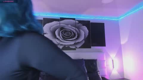 sofi_sp online show from November 22, 2025, 11:42 am