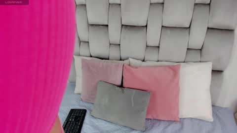 Snapshot of sofia__thompson chatting on April 18, 2026, 11:25 am sofi online show from April 18, 2026, 11:25 am