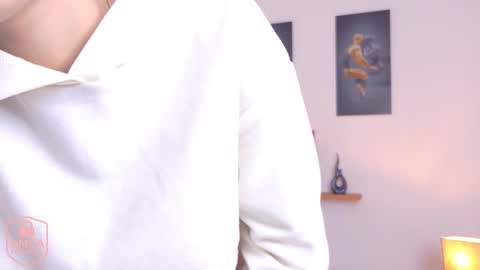 sofia_arango1107 online show from November 27, 2025, 7:05 pm