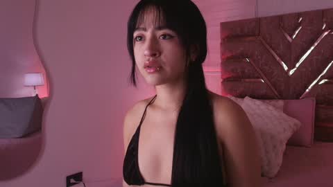 sofia gomes online show from April 10, 2026, 11:59 am