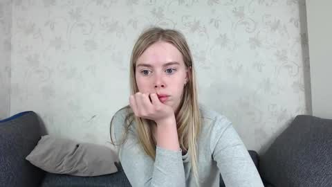 Sofia here online show from April 22, 2026, 12:02 am