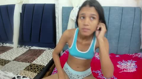 sofia_land_18 online show from January 26, 2025, 12:22 pm