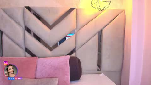 Snapshot of sofia_pamela_ chatting on July 2, 2026, 7:20 pm online show from July 2, 2026, 7:20 pm