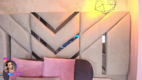 Snapshot of sofia_pamela_ chatting on July 10, 2026, 7:05 pm online show from July 10, 2026, 7:05 pm