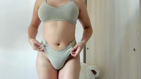 sofia_rivers_ online show from April 12, 2026, 2:00 pm