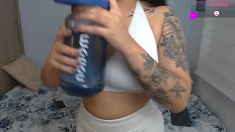 kanella  valery online show from November 22, 2025, 5:45 pm