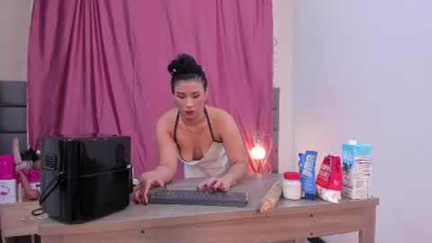 Snapshot of sofia_velez5 chatting on July 28, 2026, 11:17 am online show from July 28, 2026, 11:17 am