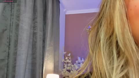 Snapshot of sofia_velvetx chatting on April 18, 2026, 7:29 pm sofia_velvetx online show from April 18, 2026, 7:29 pm