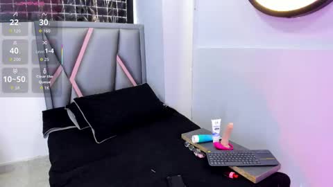 Sofa online show from November 17, 2025, 12:22 pm