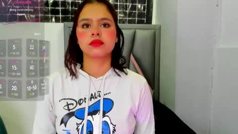 Sofa online show from November 20, 2025, 1:11 pm