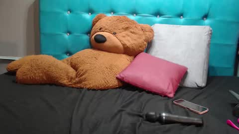 Sofa online show from February 11, 2025, 5:18 pm