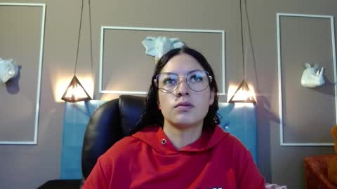 Sofa online show from October 14, 2025, 11:00 am