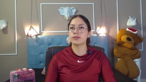 Sofa online show from December 4, 2025, 11:19 am