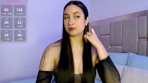 sofiaduque_26 online show from January 8, 2026, 8:00 pm