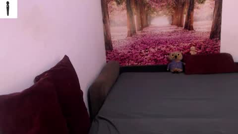 sofialiub online show from December 18, 2024, 6:46 pm