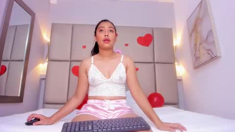 Sofi marquez  online show from February 15, 2025, 4:14 am