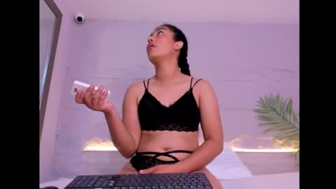 Sofi marquez  online show from March 5, 2025, 4:02 am