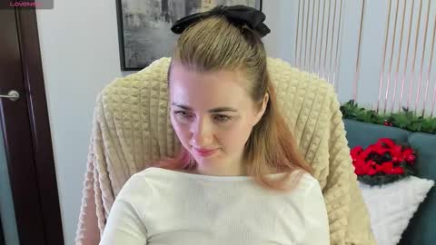 Snapshot of sofiangelaa chatting on December 19, 2025, 1:01 am Sofia online show from December 19, 2025, 1:01 am