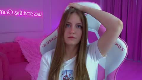 Snapshot of sofiasarvain chatting on July 6, 2026, 3:03 pm Sofia online show from July 6, 2026, 3:03 pm