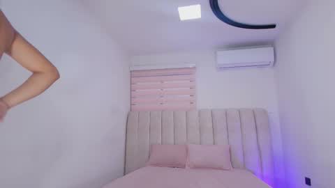 Snapshot of sofiavelezz_ chatting on February 2, 2026, 12:48 pm Sofia Velez online show from February 2, 2026, 12:48 pm