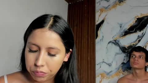 Sofia and Noah online show from April 21, 2026, 12:33 pm