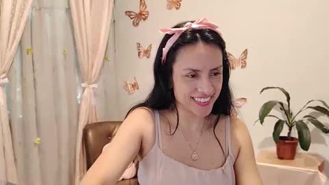 Snapshot of sofibelladelavega chatting on October 14, 2025, 3:35 pm Sofi Bella online show from October 14, 2025, 3:35 pm