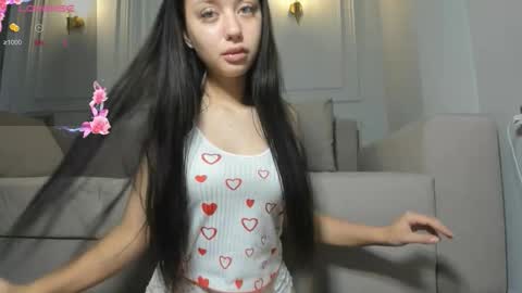 Snapshot of sofie__xoxo chatting on October 27, 2025, 6:39 am sofie__xoxo online show from October 27, 2025, 6:39 am