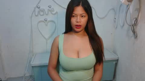 sofie_loorexx online show from May 9, 2026, 11:15 am