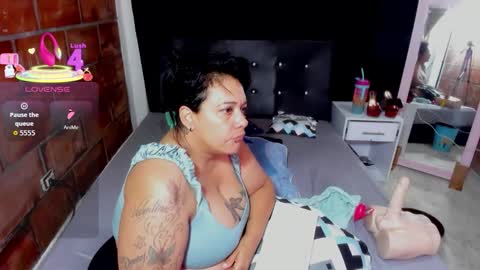 Vicky  online show from January 6, 2026, 10:52 am