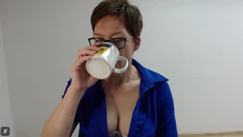 Sofie Velvet online show from February 6, 2026, 6:29 am