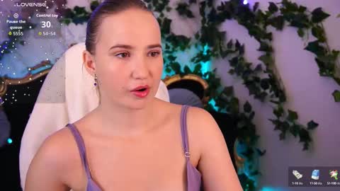 Sofie online show from September 22, 2025, 4:31 pm