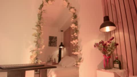 Sofie online show from September 16, 2025, 2:40 pm