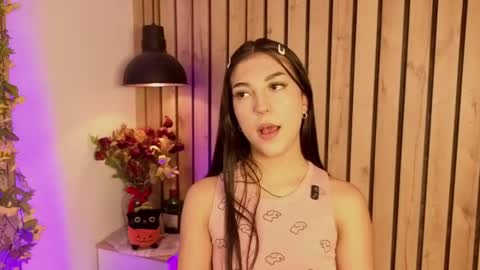 Sofie online show from October 24, 2025, 1:51 pm