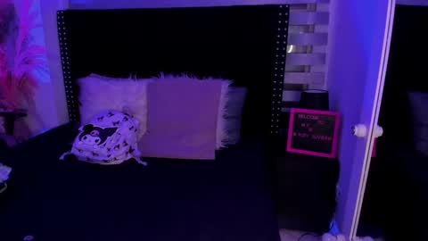 Sofia online show from February 8, 2025, 4:03 am